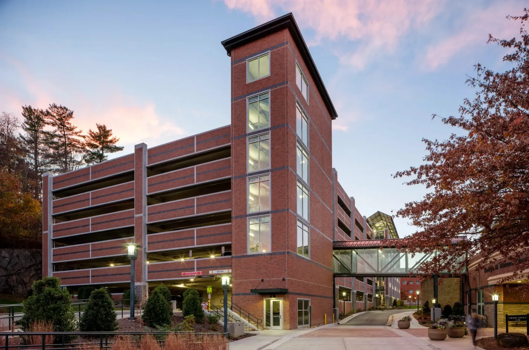 Holmes Drive Parking Deck